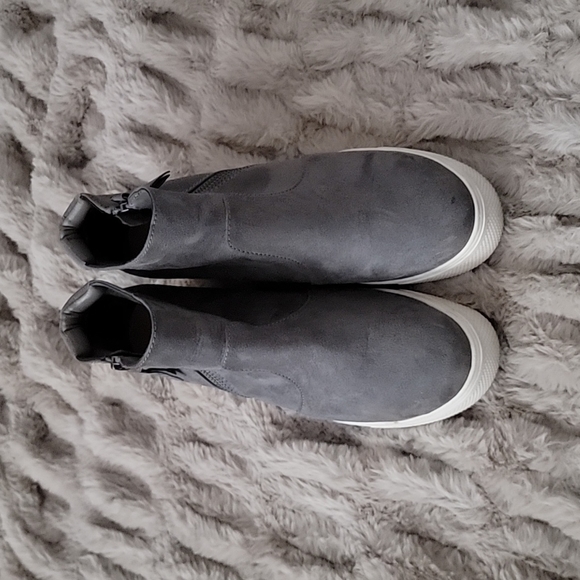 Booties - Picture 2 of 6